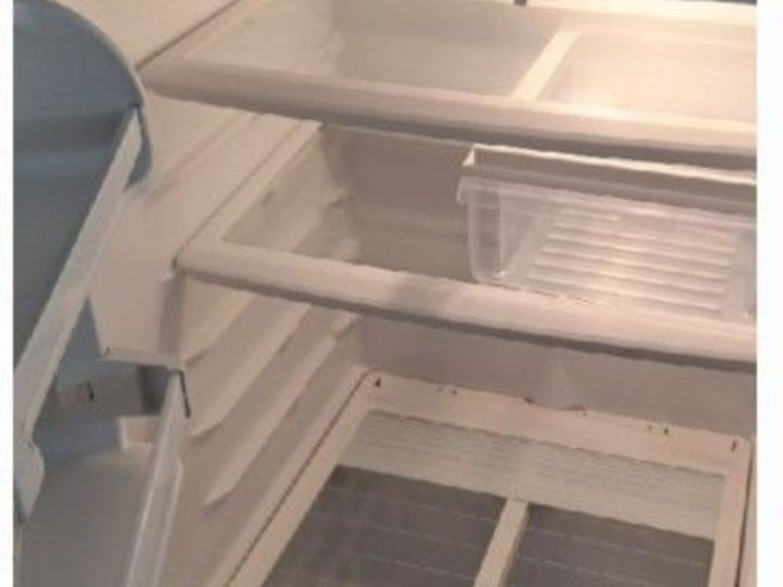 Clean refrigerator after move cleaning
